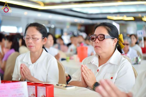 ภาพ No.224834:วันเสาร์ ที่ 10 พฤษภาคม พ.ศ. 2568 วัดพระธรรมกายฮ่องกง จัดพิธีปล่อยปลา บนเรือใหญ่บนอ่าวฮ่องกง และจัดพิธีถวายมหาสังฆทานกลางทะเล ประจำปี 2568 เนื่องในสัปดาห์วิสาขบูชาโลก