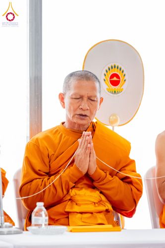 ภาพ No.135460:พิธีเจริญพระพุทธมนต์สมโภช แก้วบรมจักรพรรดิรัตนอนันต์ สถาปนาอาคารปฏิบัติธรรม แก้วธรรมชัยรัตนอนันต์ บูชาธรรมเนื่องในโอกาสอายุวัฒนมงคล 80 ปี หลวงพ่อธัมมชโย (22 เมษายน พ.ศ. 2567) วันพุธที่ 3 เมษายน พ.ศ. 2567 ณ วัดพระธรรมกายเทนเนสซี ประเทศสหรัฐอเมริกา