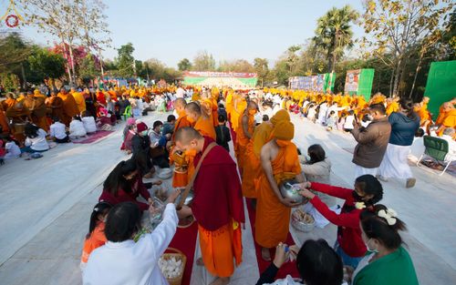 ภาพ No.75697:พิธีเจริญพระพุทธมนต์ และ ตักบาตรพระ 1,111 รูป  บำเพ็ญกุศลเพื่อถวายพระพรชัยมงคลแด่  สมเด็จพระเจ้าลูกเธอ เจ้าฟ้าพัชรกิติยาภา นเรนทิราเทพยวดี กรมหลวงราชสาริณีสิริพัชร มหาวัชรราชธิดา วันเสาร์ที่ 11 กุมภาพันธ์ พ.ศ. 2566 ณ วัดห้วยตองสัก อ.จอมทอง จ.เชียงใหม่