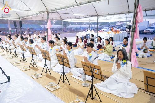 ภาพ No.199356:พิธีถวายภัตตาหารเป็นสังฆทาน แด่พระธรรมยาตรา ณ อนุสรณ์สถานบางปลา วัดบางปลา อำเภอบางเลน จังหวัดนครปฐม ในโครงการธรรมยาตรา กตัญญูบูชา มหาปูชนียาจารย์ พระมงคลเทพมุนี(สด จนฺทสโร) พระผู้ปราบมาร อนุสรณ์สถาน 7 แห่ง ปีที่ 13 วันที่ 22 มกราคม พ.ศ. 2568