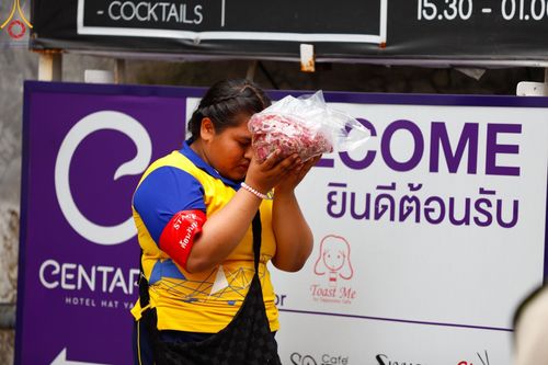 ภาพ No.129994:V.34 เพื่อธรรมเพื่อบางกล่ำ การรับบุญของเจ้าหน้าที่หน่วยงานต่างๆ  เพื่องานธรรมยาตราอัญเชิญพระบรมสารีริกธาตุ ประดิษฐาน ณ มหารัตนเจดีย์สิริปทุมสวรรค์ (เจดีย์อริยพุทธะ 5 พระองค์) ณ ศูนย์ปฏิบัติธรรมภาคใต้ อ.บางกล่ำ จ.สงขลา ระหว่างวันที่ 9-10 มีนาคม พ.ศ. 2567