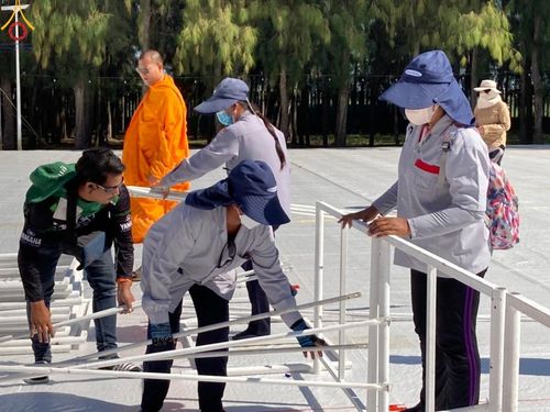 ภาพ No.106950:V.3 ตั้งใจ การเตรียมงาน เก็บงาน การรับบุญของเจ้าหน้าที่หน่วยงานต่างๆ เพื่อโครงการธรรมยาตรา กตัญญูบูชามหาปูชนียาจารย์ พระมงคลเทพมุนี (สด จนฺทสโร) พระผู้ปราบมาร อนุสรณ์สถาน 7 แห่ง ปีที่ 12 ระหว่างวันที่ 2 - 31 มกราคม พ.ศ. 2567