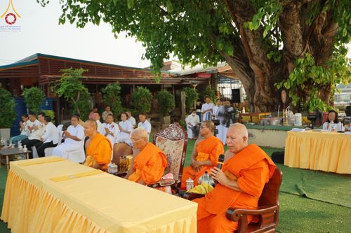 ภาพ No.135385:โครงการตักบาตรข้าวสารอาหารแห้งพระภิกษุสามเณร ๑,๐๐๐ รูป วันอังคารที่ ๙ เมษายน พ.ศ.๒๕๖๗ ณ ถนนหน้าที่ว่าการอำเภอคลองขลุง (เส้นเลียบแม่น้ำปิง) ตำบลคลองขลุง อำเภอคลองขลุง จังหวัดกำแพงเพชร