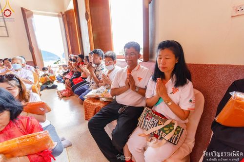 ภาพ No.166236:พิธีทอดกฐิน ณ วัดเจริญธรรมนิมิตร จ.ราชบุรี ในโครงการกฐินสามัคคีทั่วไทย 30,000 วัด บูชาธรรม 80 ปี หลวงพ่อธัมมชโย โดยคณะศิษยานุศิษย์วัดพระธรรมกาย วันที่ 20 ตุลาคม พ.ศ. 2567