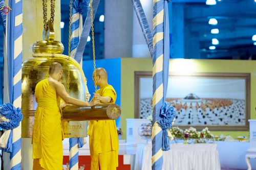 ภาพ No.241173:วันพุธที่ 27 สิงหาคม พ.ศ. 2568 พิธีฉลองชัยสวดมนต์ บทธัมมจักกัปปวัตตนสูตร ครบ 7,650,575,757 จบ ในวันธรรมชัย วัดพระธรรมกาย