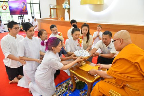 ภาพ No.132461:พิธีถวายมหาสังฆทานจันทบุรี 132 วัด บูชาธรรม 80 ปี หลวงพ่อธัมมชโย วันจันทร์ที่ 25 มีนาคม พ.ศ. 2567 ณ ศูนย์ปฏิบัติธรรมจันทบุรี