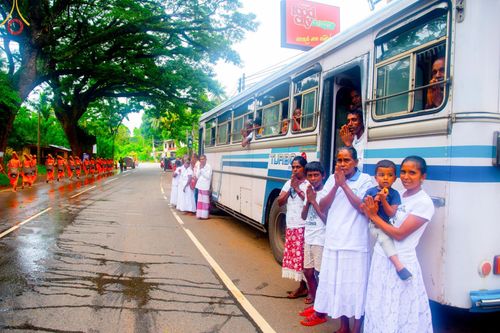 ภาพ No.140674:PhotoStory มหาศรัทธา ธรรมยาตราศรีลังกา EP.4 โครงการสยาม-ลังกา ธรรมยาตรา ฉลองเทศกาลวิสาขบูชาแห่งชาติ ศรีลังกา  บูชาธรรม 80 ปีหลวงพ่อธัมมชโย เส้นทางจาก เมืองดัมบูลลา ไปยัง เมืองมาตะเล  ตั้งแต่วันที่ 17-20 พฤษภาคม พ.ศ. 2567