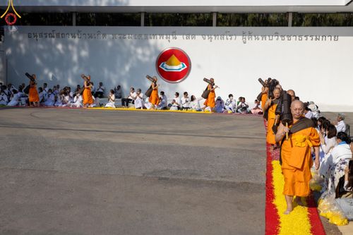 ภาพ No.110380:พิธีต้อนรับพระธรรมยาตรา ในโครงการธรรมยาตรากตัญญูบูชา มหาปูชนียาจารย์ พระมงคลเทพมุนี(สด จนฺทสโร) พระผู้ปราบมาร อนุสรณ์สถาน 7 แห่ง ปีที่ 12 วันที่ 11 มกราคม พ.ศ. 2567 ณ อนุสรณ์สถานลำดับที่ 3 สถานที่เกิดใหม่ในเพศสมณะ วัดสองพี่น้อง จ.สุพรรณบุรี