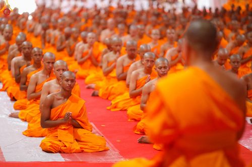 ภาพ No.103248:พิธีบรรพชา พิธีขอศีลและนิสัย ธรรมทายาทชาวอินโดนีเซียกว่า 1,000 คน ณ มหาเจดีย์บุโรพุทโธ ประเทศอินโดนีเซีย ในวันที่ 19 ธันวาคม พ.ศ. 2566