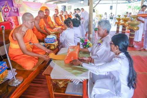 ภาพ No.175276:พิธีทอดปฐมกฐิน ธุดงคสถานวังทรายพูน เขาพนมพาธัมมานุสรณ์ พุทธันดรสุวรรณภูมิ  ต.หนองพระ อ.วังทรายพูน จ.พิจิตร ในโครงการกฐินสามัคคีทั่วไทย 30,000 วัด บูชาธรรม 80 ปี หลวงพ่อธัมมชโย โดยคณะศิษยานุศิษย์วัดพระธรรมกาย วันที่ 14 พฤศจิกายน พ.ศ. 2567