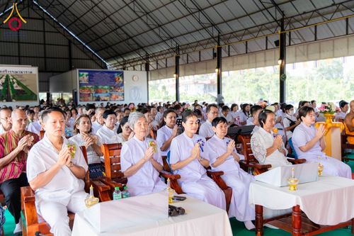 ภาพ No.176938:พิธีทอดกฐิน ณ วัดศรีวรรณวนาราม จ.ปทุมธานี ในโครงการทอดกฐินสามัคคีทั่วไทย 30,000 วัด บูชาธรรม 80 ปี หลวงพ่อธัมมชโย โดยคณะศิษยานุศิษย์วัดพระธรรมกาย วันที่ 2 พฤศจิกายน พ.ศ. 2567