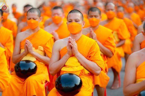 ภาพ No.116030:พิธีตักบาตรพระธรรมยาตรา ณ อนุสรณ์สถานลำดับที่ 4 สถานที่เกิดด้วยกายธรรม วัดโบสถ์(บน) จ.นนทบุรี วันที่ 21 มกราคม พ.ศ. 2567