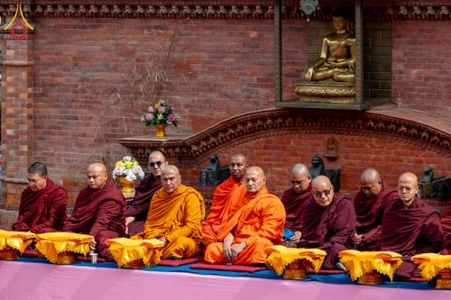 ภาพ No.209760:วันที่ 28 กุมภาพันธ์ พ.ศ.2568 พิธีเปิดโครงการบวชสามเณร พิธีถวายไทยธรรม พิธีขอขมามอบผ้าไตร  ณ เมืองปาตัน ประเทศเนปาล
