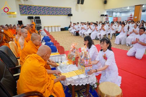 ภาพ No.173850:พิธีทอดกฐิน วัดภาวนาปีนัง ประเทศมาเลเซีย วันที่ 31 ตุลาคม พ.ศ. 2567