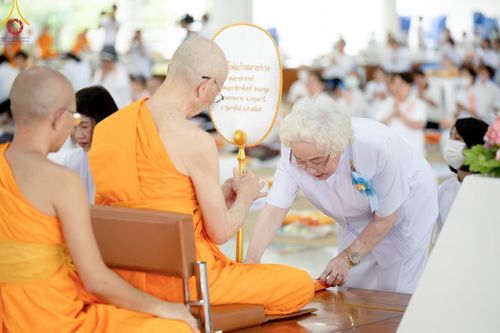 ภาพ No.58605:พิธีบุพเปตพลี ครั้งที่ 149 ร่วมอุทิศบุญแด่หมู่ญาติที่ล่วงลับไปแล้ว และสืบทอดอายุพระพุทธศาสนา วันอังคารที่ 23 เมษายน พ.ศ. 2567 (วันพระ ขึ้น 15 ค่ำ เดือน 5) ณ หอฉันคุณยายอาจารย์ฯ วัดพระธรรมกาย