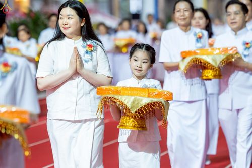 ภาพ No.243917:วันอาทิตย์ที่ 7 กันยายน พ.ศ. 2568 พิธีทอดผ้าป่าสมทบกฐินวัดพระธรรมกาย และสมทบกฐิน 30,000 วัดทั่วไทย ครั้งที่ 2 ณ ห้องแก้วสารพัดนึก 1 วัดพระธรรมกาย