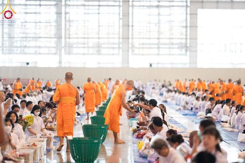ภาพ No.99635:พิธีตักบาตรวันอาทิตย์ต้นเดือน ณ สภาธรรมกายสากล วัดพระธรรมกาย จ.ปทุมธานี วันอาทิตย์ที่ 3 ธันวาคม พ.ศ. 2566