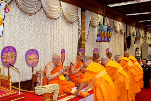 ภาพ No.270779:วันที่ 18 พฤศจิกายน พ.ศ. 2568 วัดพระธรรมกาย เป็นเจ้าภาพบำเพ็ญกุศล  คุณยายอาจารย์ ดร.ตรีธา เนียมขำ  อดีตนายกสมาคมศิษย์หลวงพ่อวัดปากน้ำ ณ ศาลาสตมานุสรณ์ (ศาลาเรือนไทย) วัดปากน้ำ  พระอารามหลวง เขตภาษีเจริญ กรุงเทพมหานคร