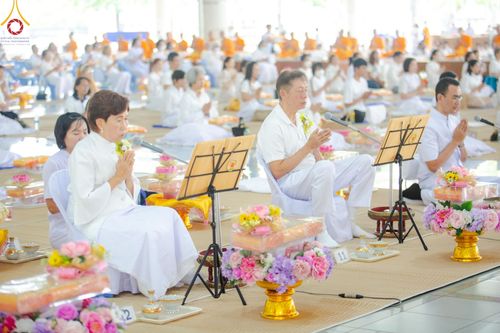 ภาพ No.169757:พิธีถวายภัตตาหารเมนูสวรรค์ "เพื่อการบรรลุธรรม" เนื่องในวันลอยกระทง (ขึ้น 15 ค่ำ เดือน 12) วันศุกร์ที่ 15 พฤศจิกายน พ.ศ. 2567 ณ หอฉันคุณยายอาจารย์ฯ วัดพระธรรมกาย