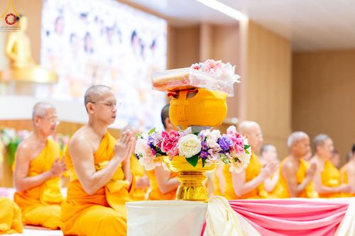 ภาพ No.212710:วันอาทิตย์ที่ 23 มีนาคม พ.ศ. 2568 พิธีร่วมบุญโครงการบรรพชาสามเณร 5,000 รูป ณ ห้องแก้วสารพัดนึก 2 วัดพระธรรมกาย