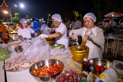 ภาพ No.115626:พิธีถวายภัตตาหารเป็นสังฆทาน แด่คณะพระธรรมยาตรา ปีที่ 12 วันที่ 20 มกราคม พ.ศ. 2567 ณ วัดโบสถ์(บน) บางคูเวียง จ.นนทบุรี