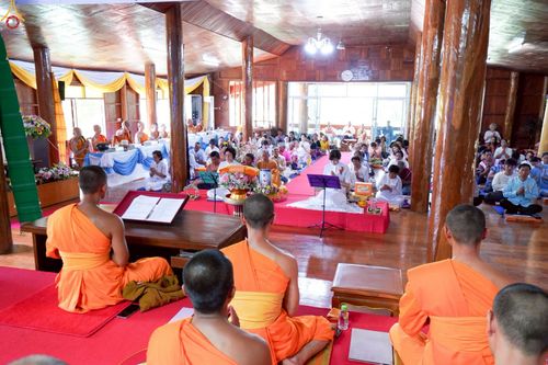 ภาพ No.262331:วันที่ 19 ตุลาคม พ.ศ. 2568 พิธีทอดกฐินสามัคคีทั่วไทย 30,000 วัด โดยคณะศิษยานุศิษย์ บูชาธรรม 81 ปี หลวงพ่อธัมมชโย ณ วัดป่าหมาก ต.แม่ลาน้อย อ.แม่ลาน้อย จ.แม่ฮ่องสอน