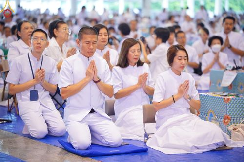 ภาพ No.149894:พิธีตักบาตร , พิธีปฎิบัติธรรม , พิธีถวายภัตตาหารเมนูสวรรค์ ในพรรษาแห่งการเข้าถึงธรรม วันธรรมชัย วันอังคารที่ 27 สิงหาคม พ.ศ.2567 ณ สภาธรรมกายสากล วัดพระธรรมกาย