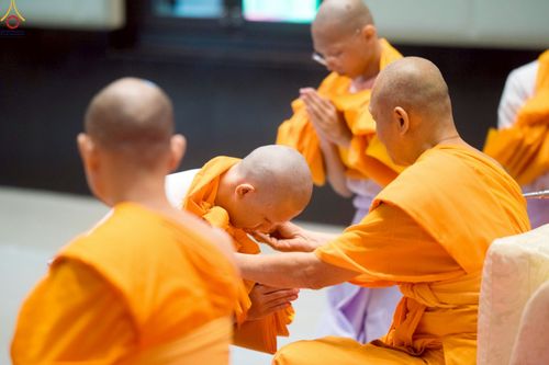 ภาพ No.229140:วันเสาร์ที่ 14 มิถุนายน พ.ศ. 2568 พิธีบรรพชา , พิธีถวายบาตร , พิธีอุปสมบท ในโครงการบรรพชาอุปสมบทหมู่ ผู้บริหารรุ่นที่ 15 และ อุดมศึกษา รุ่นที่ 52 ณ โบสถ์พระไตรปิฎก วัดพระธรรมกาย