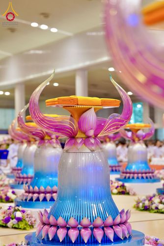 ภาพ No.215291:วันอาทิตย์ต้นเดือนที่ 6 เมษายน พ.ศ. 2568 พิธีบูชาข้าวพระ สภาธรรมกายสากล วัดพระธรรมกาย