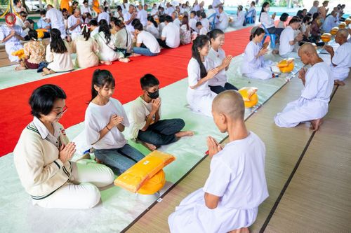 ภาพ No.101327:พิธีบรรพชาธรรมทายาท ในโครงการอุปสมบทบูชาธรรม มหาปูชนียาจารย์ พ.ศ. 2566 ณ วัดท่าสุวรรณ จ.ราชบุรี วันที่ 6 ธันวาคม พ.ศ. 2566