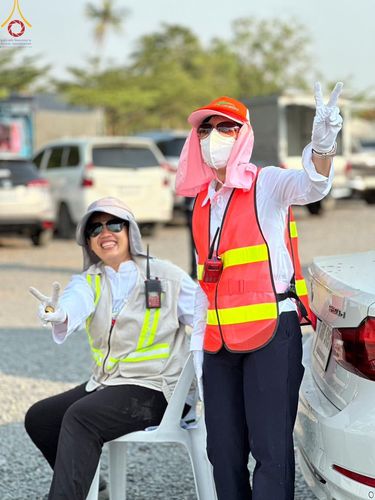 ภาพ No.116942:V.16 เป็นทีม การเตรียมงาน เก็บงาน การรับบุญของเจ้าหน้าที่หน่วยงานต่างๆ เพื่อโครงการธรรมยาตรา กตัญญูบูชามหาปูชนียาจารย์ พระมงคลเทพมุนี (สด จนฺทสโร) พระผู้ปราบมาร อนุสรณ์สถาน 7 แห่ง ปีที่ 12 ระหว่างวันที่ 2 - 31 มกราคม พ.ศ. 2567