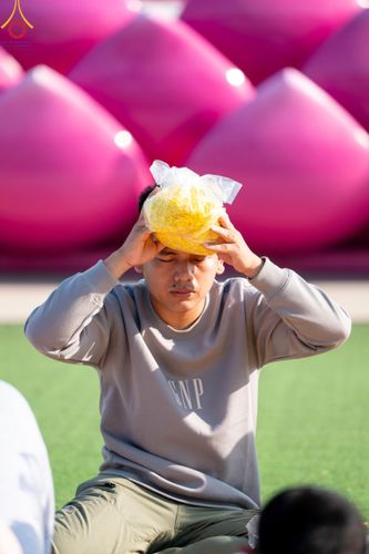 ภาพ No.198126:พิธีต้อนรับพระธรรมยาตรา ณ อนุสรณ์สถานลำดับที่ 5 สถานที่เผยแผ่วิชชาธรรมกายครั้งแรก อนุสรณ์สถานบางปลา วัดบางปลา อำเภอบางเลน จังหวัดนครปฐม ในโครงการธรรมยาตรา กตัญญูบูชา มหาปูชนียาจารย์ พระมงคลเทพมุนี(สด จนฺทสโร) พระผู้ปราบมาร ปีที่ 13 วัน 19 มกราคม พ.ศ.2568