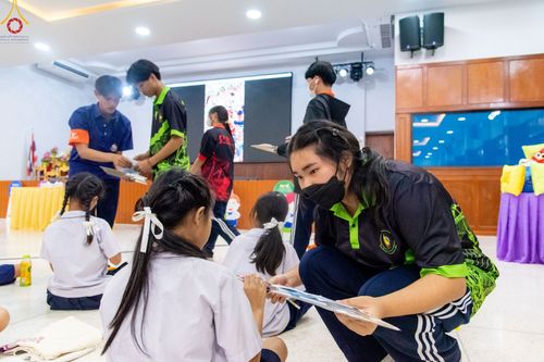 ภาพ No.106608:วันรวมพลังเด็กดี V-star ผู้นำฟื้นฟูศีลธรรมโลก จังหวัดสมุทรสาคร วันพฤหัสบดีที่ 28 ธันวาคม พ.ศ. 2566 ณ โรงเรียนสมุทรสาครวิทยาลัย อำเภอเมือง จังหวัดสมุทรสาคร