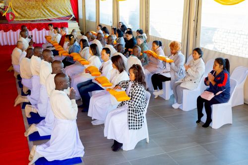 ภาพ No.231638:โครงการบรรพชาอุปสมบทหมู่ครั้งที่ 2 ณ วัดพระธรรมกายโจฮันเนสเบิร์ก ประเทศแอฟริกาใต้ วันอาทิตย์ 29 มิถุนายน พ.ศ. 2568