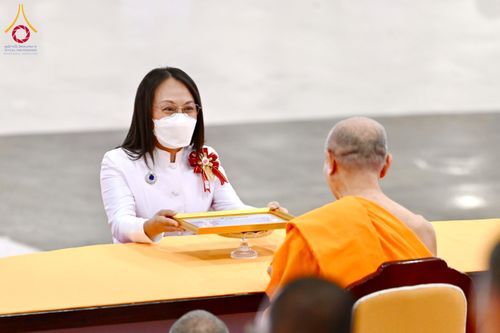 ภาพ No.127060:พิธีมอบใบประกาศเกียรติคุณองค์กรนานาชาติ และหน่วยงานที่ชักชวนคนร่วมโครงการนั่งสมาธิเพื่อสันติภาพโลกมากที่สุด วันอาทิตย์ที่ 1 มีนาคม พ.ศ. 2567 ณ สภาธรรมกายสากล วัดพระธรรมกาย