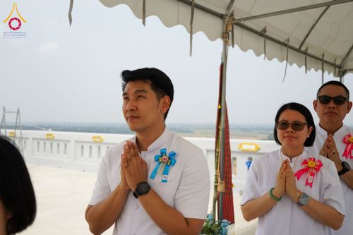 ภาพ No.131437:พิธีอัญเชิญพระบรมสารีริกธาตุ และองค์พระพุทธรัตนกายสิทธิ์ ติดตั้งองค์พระเจดีย์จตุรทิศ ถวายองค์พระเจดีย์ ลานธรรมและกำแพงแก้ว ถวายเป็นพุทธบูชา น้อมถวายบูชาธรรมหลวงพ่ออายุวัฒนมงคล ๘๐ พรรษา วันเสาร์ที่ ๑๖ มีนาคม พ.ศ. ๒๕๖๗ ณ วัดเขาพญาปราบ ต.ตะขบ อ.ปักธงชัย จ.น