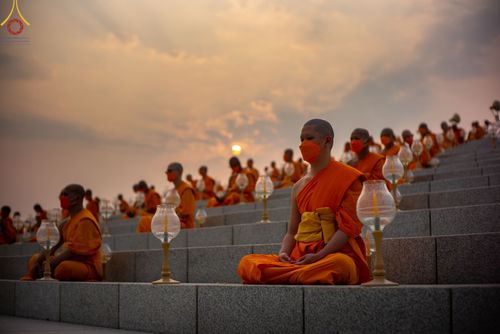 ภาพ No.77184:พิธีจุดมาฆประทีป ในวันมาฆบูชา อาทิตย์ต้นเดือนที่ 6 มีนาคม พ.ศ. 2566 ณ วัดพระธรรมกาย อ.คลองหลวง จ.ปทุมธานี