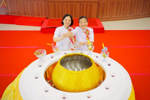 ภาพ No.265686:วันเสาร์ที่ 18 ตุลาคม พ.ศ. 2568 พิธีตักบาตร มณีนพรัตน์ทิพย์สุธาโภชน์ ณ ศูนย์อบรมเยาวชนบางปะหัน ตำบลหันสัง อำเภอบางปะหัน  จังหวัดพระนครศรีอยุธยา