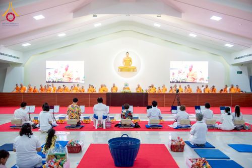 ภาพ No.218041:วันอาทิตย์ที่ 13 เมษายน พ.ศ. 2568 พิธีตักบาตรฉลองสามเณรใหม่ 75 รูป เนื่องในวันสงกรานต์ (โครงการบรรพชาสามเณรฟื้นฟูพระพุทธศาสนาทั่วไทย ประจำปีพุทธศักราช 2568) ณ ศูนย์ปฏิบัติธรรมระยอง(บ้านช่องลม) ตำบลบางบุตร อำเภอบ้านค่าย จังหวัดระยอง