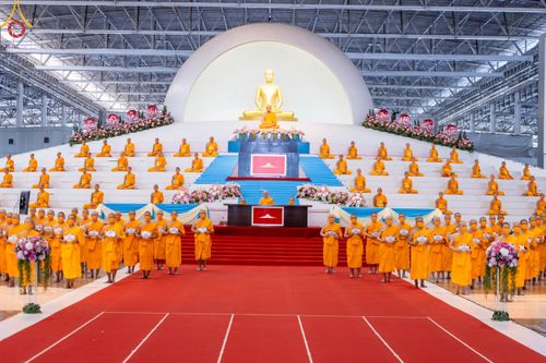 ภาพ No.102789:พิธีรับมอบต้นสมบัติจักรพรรดิ เพื่องานเผยแผ่พระพุทธศาสนาวิชชาธรรมกายไปทั่วโลก แด่ศูนย์ส่งเสริมศีลธรรมทั่วโลก 224 แห่ง วันอาทิตย์ที่ 17 ธันวาคม พ.ศ. 2566 ณ สภาธรรมกายสากล วัดพระธรรมกาย