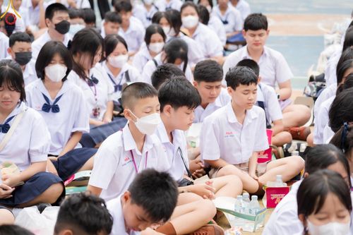 ภาพ No.128475:พิธีอัญเชิญพระบรมสารีริกธาตุ " ใจกลางเมืองนครหาดใหญ่ " เพื่อประดิษฐาน ณ มหารัตนเจดีย์สิริปทุมสวรรค์ (เจดีย์อริยพุทธะ 5 พระองค์) ศูนย์ปฏิบัติธรรมภาคใต้ อ.บางกล่ำ จ.สงขลา  วันที่ 9 มีนาคม พ.ศ. 2567 (ชุดที่ 2)