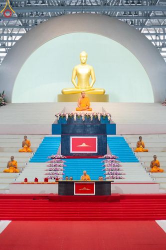 ภาพ No.153186:พิธีมุทิตาสักการะ พระภิกษุ-สามเณร ผู้สอบไล่ได้เปรียญธรรม ประโยค 1-2 ถึงประโยค ป.ธ.9 และบาลีศึกษา ประโยค1-2 ถึง บ.ศ.9 , พิธีมอบดวงแก้วสามเณรผู้ทรงบาลีไวยากรณ์ วัดพระธรรมกาย และ ศูนย์ส่งเสริมศีลธรรมในประเทศและต่างประเทศ วันอาทิตย์ที่ 8 กันยายน พ.ศ.2567