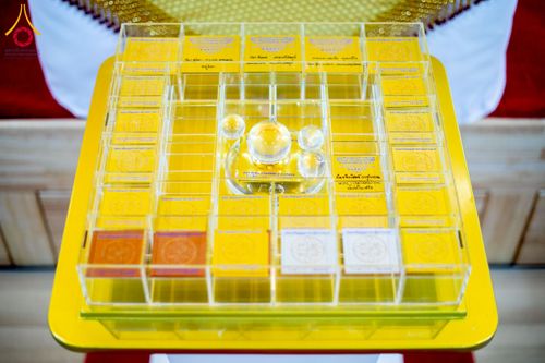 ภาพ No.221279:วันศุกร์ที่ 25 เมษายน พ.ศ. 2568 พิธีอัญเชิญรูปเหมือนพระมงคลเทพมุนี (สด จนฺทสโร) พระผู้ปราบมาร พิธีทอดผ้าป่าสามัคคี 25 ปี พิธีถวายสังฆทาน 15 วัด แด่เจ้าอาวาสภาคพื้นเอเชีย และแอฟริกา ในวาระครบ 25 ปี วัดพระธรรมกายโอซาก้า ประเทศญี่ปุ่น