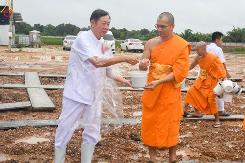 ภาพ No.100424:พิธีทอดกฐินสามัคคี และพิธีเทฐานรากอาคาร สร้างโรงทานหมู่บ้านปฎิบัติธรรม ณ ศูนย์อบรมเยาวชนปัตตานี วันที่ 26 พฤศจิกายน พ.ศ. 2566