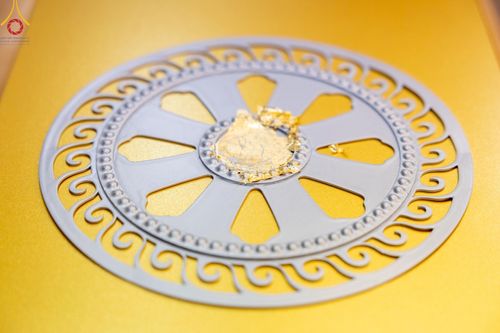 ภาพ No.111541:พิธีอธิษฐานจิตปิดแผ่นทอง "ธรรมจักร" เพื่อสถาปนาอุโบสถ "บูชาธรรม 80 ปี หลวงพ่อธัมมชโย" วัดพระธรรมกายลอนดอน ประเทศอังกฤษ ณ อาศรมบัณฑิต วัดพระธรรมกาย ในวันเสาร์ที่ 27 เมษายน พ.ศ. 2567