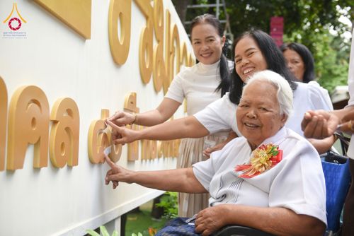 ภาพ No.166326:พิธีทอดกฐิน ณ ศูนย์ปฏิบัติธรรมบุญประสาน ในโครงการกฐินสามัคคีทั่วไทย 30,000 วัด บูชาธรรม 80 ปี หลวงพ่อธัมมชโย โดยคณะศิษยานุศิษย์วัดพระธรรมกาย วันที่ 19 ตุลาคม พ.ศ. 2567
