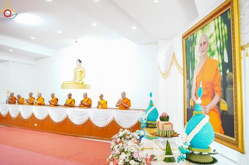 ภาพ No.142355:พิธีทอดผ้าป่าเพื่องานพระพุทธศาสนา , พิธีเจริญพระพุทธมนต์ , พิธีถวายสังฆทานแด่คณะสงฆ์ น้อมบูชาธรรม 80 ปี หลวงพ่อธัมมชโย และครบรอบ 12 ปี ธรรมอุทยานบ้านแป้ง อำเภอพรหมบุรี จังหวัดสิงห์บุรี ในวันเสาร์ที่ 22 มิถุนายน พ.ศ. 2567