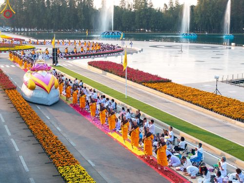 ภาพ No.202001:พิธีต้อนรับพระธรรมยาตรา ณ อนุสรณ์สถานลำดับที่ 7 สถานที่ขยายวิชชาธรรมกาย วัดพระธรรมกาย ต.คลองสาม อ.คลองหลวง จ.ปทุมธานี ในโครงการธรรมยาตรา กตัญญูบูชา มหาปูชนียาจารย์ พระมงคลเทพมุนี(สด จนฺทสโร) พระผู้ปราบมาร อนุสรณ์สถาน 7 แห่ง ปีที่ 13 วันที่ 26 มกราคม 2568
