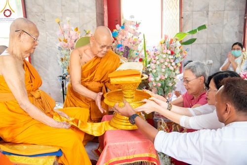 ภาพ No.165088:พิธีทอดกฐิน ณ วัดใหม่พิเรนทร์ แขวงวัดอรุณ เขตบางกอกใหญ่ กรุงเทพมหานคร ในโครงการกฐินสามัคคีทั่วไทย 30,000 วัด บูชาธรรม 80 ปี หลวงพ่อธัมมชโย โดยคณะศิษยานุศิษย์วัดพระธรรมกาย วันที่ 20 ตุลาคม พ.ศ. 2567