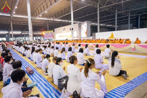 ภาพ No.204279:พิธีถวายภัตตาหารเป็นสังฆทาน แด่พระธรรมยาตรา ณ วัดพระธรรมกาย ตำบลคลองสาม อำเภอคลองหลวง จังหวัดปทุมธานี ในโครงการธรรมยาตรา กตัญญูบูชา มหาปูชนียาจารย์ พระมงคลเทพมุนี(สด จนฺทสโร) พระผู้ปราบมาร อนุสรณ์สถาน 7 แห่ง ปีที่ 13 วันที่ 31 มกราคม พ.ศ. 2568